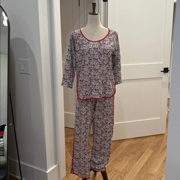 LAKE Floral Print Women's Pajama Set - Picture 2 of 9